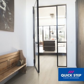 Ламинат Quick step Classic Дуб бежевый отбеленный 32кл. Фаска:нет зам.Uniclic