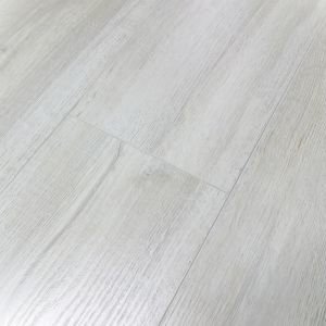 Ламинат Дуб северный 32кл кол. Первая Уральская 832 8мм фаска: да (4V)